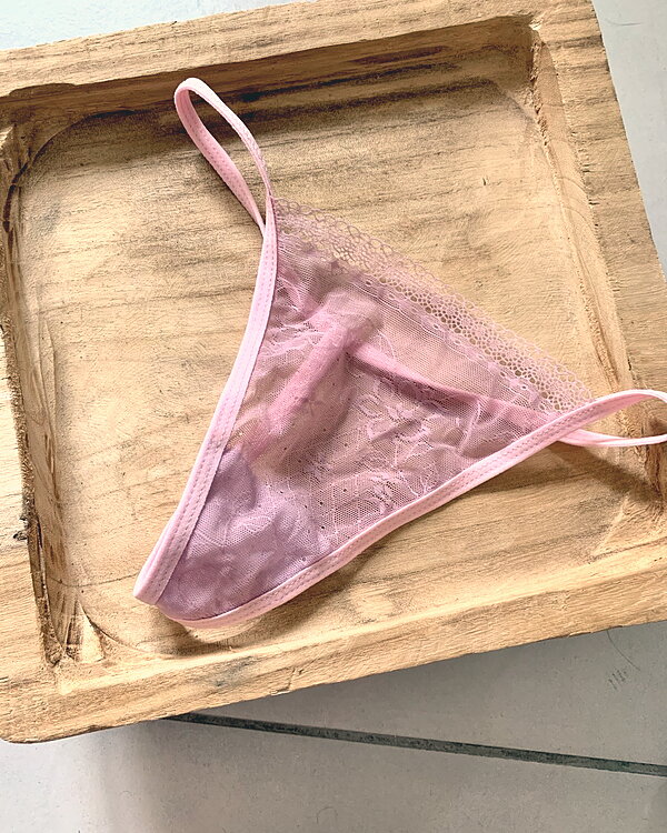 String ficelle rose pâle