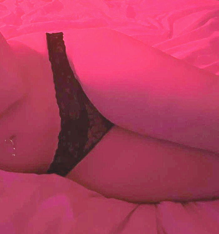 String tanga noir en dentelles