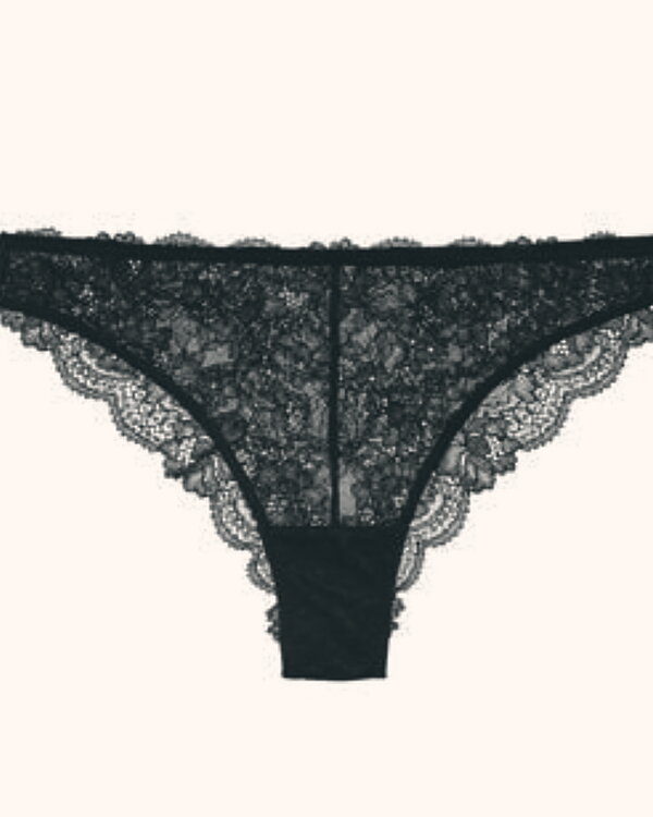 Jolie tanga noire en dentelle 48h