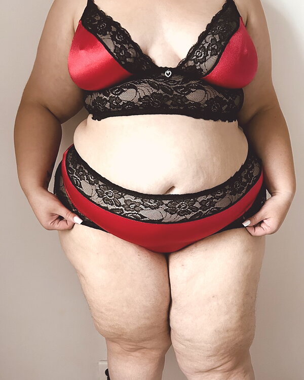 Ensemble noir et rouge